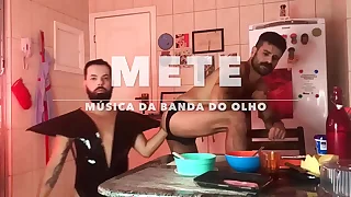 Mete - Fernando Brutto &eacute; penetrado pelo punho enquanto Andr&eacute; canta - COMPLETO Not any RED